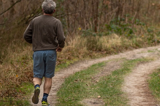 jogging, an easy exercise for elderly people